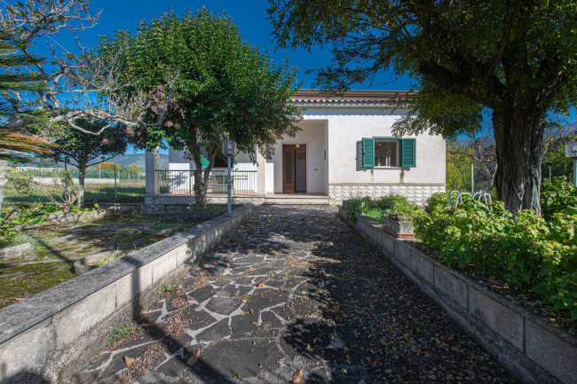 House in Roccasecca - view 1