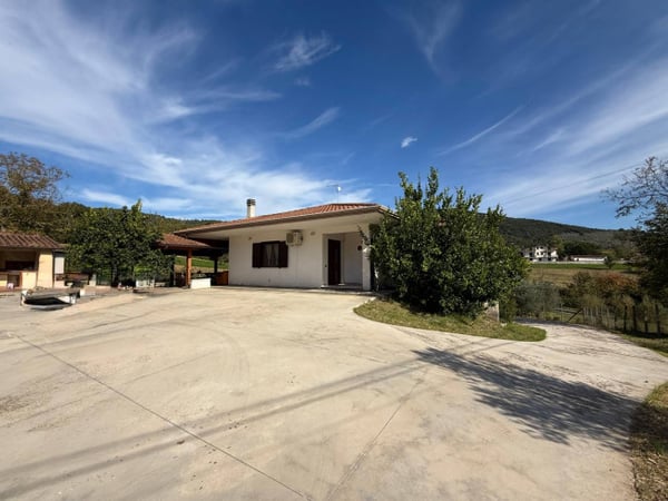 House in Roccasecca - view 1