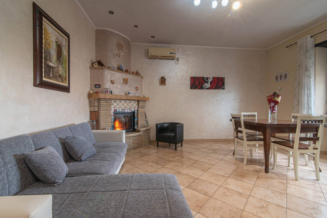 House in Roccasecca - view 1