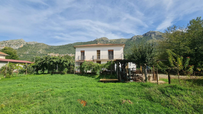 House in Roccasecca - view 1