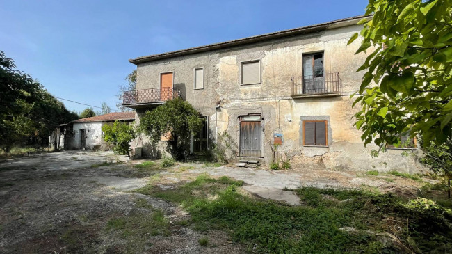 House in Roccasecca - view 1
