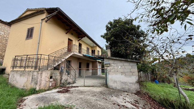 House in Boville Ernica - view 1