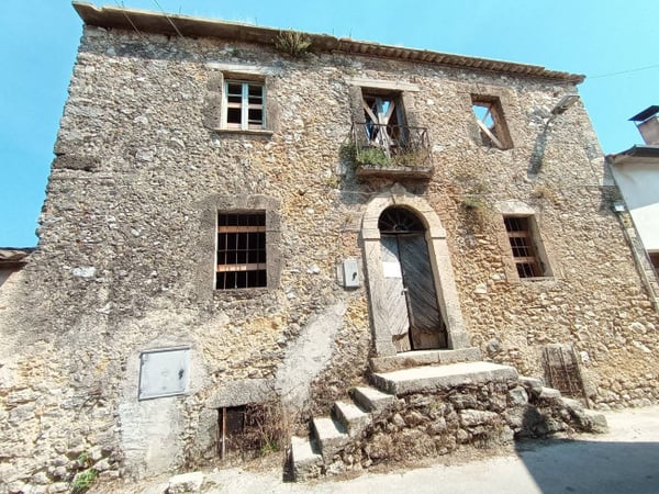 House in Monte San Giovanni Campano - view 1