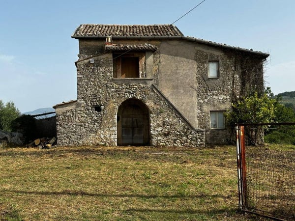 House in Rocca d'Arce - view 1