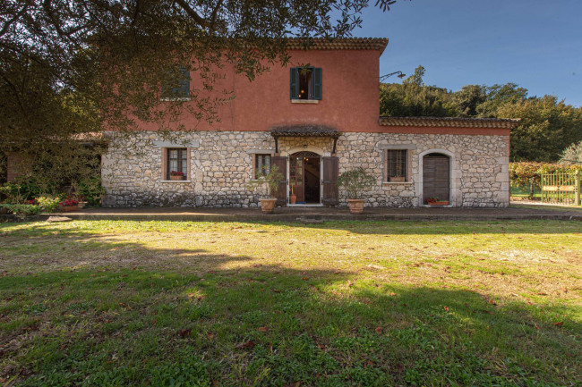 House in Roccasecca - view 1
