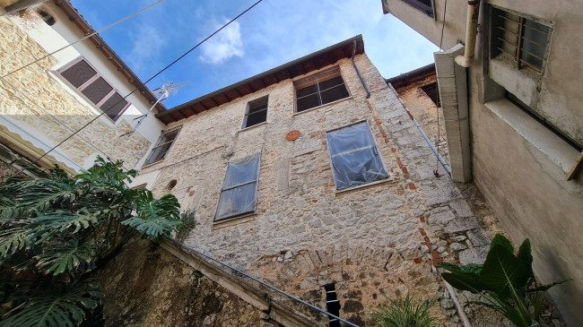 House in Priverno - view 1