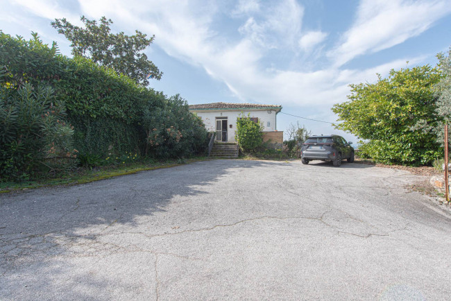House in Arpino - view 1