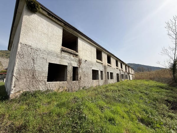 House in Arce - view 1