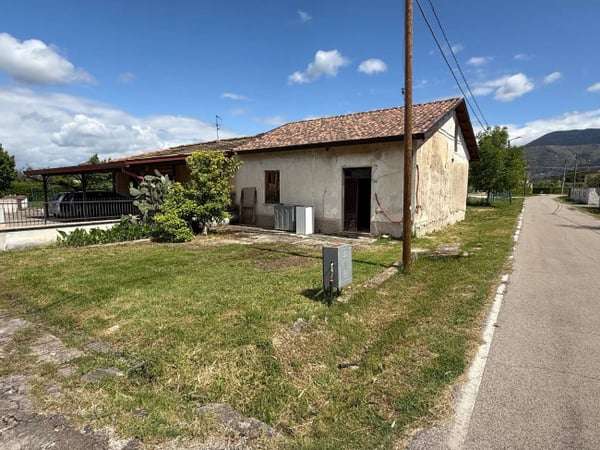 House in Roccasecca - view 1