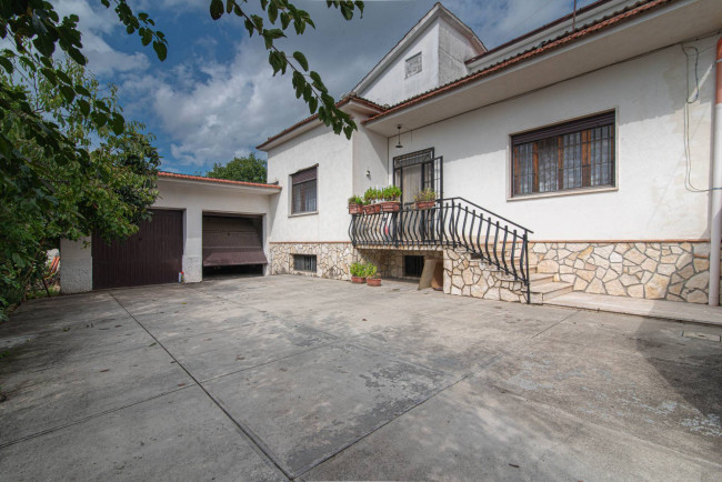 House in Roccasecca - view 1