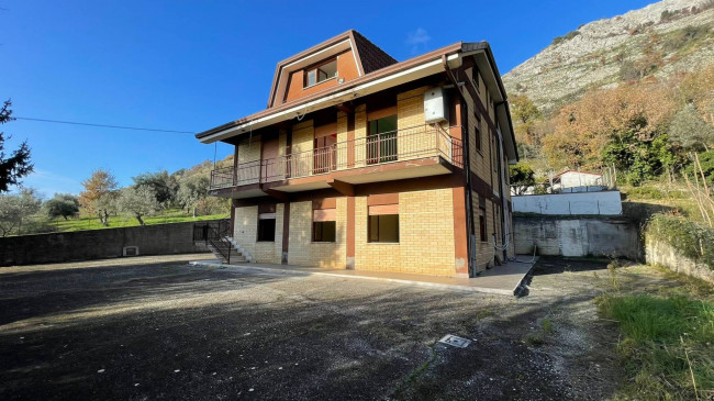 House in Roccasecca - view 1