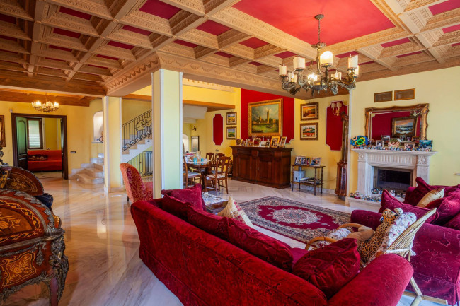 House in San Giovanni Incarico - view 1