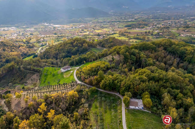 House in Gallinaro - view 1