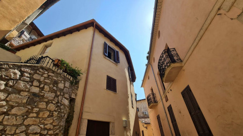 House in Prossedi - view 1