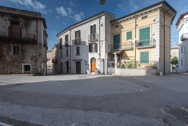 House in Roccasecca - view 1