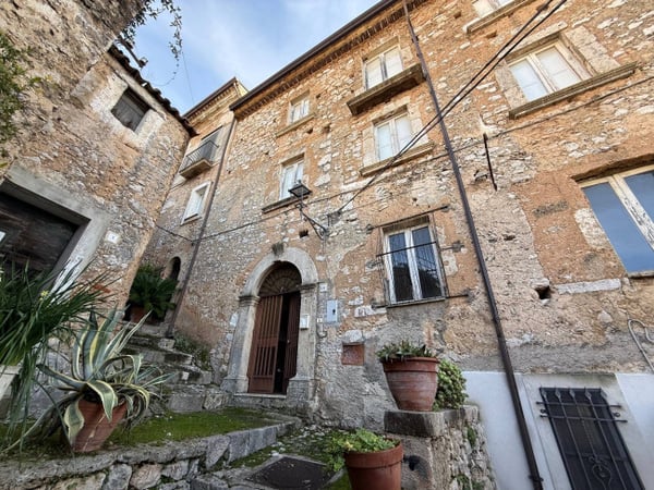 House in Roccasecca - view 1