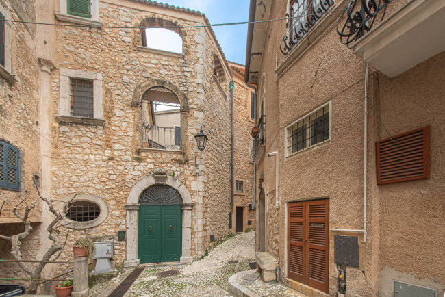 House in San Donato Val di Comino - view 1