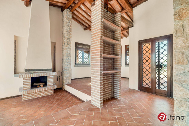 Villa in Manciano - view 1
