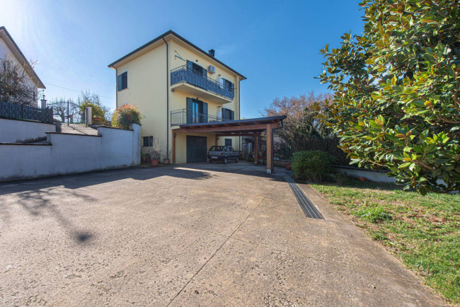 Villa in Arpino - view 1