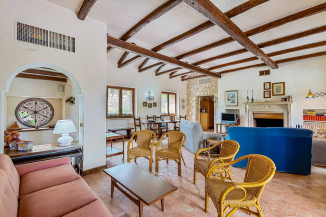 Villa in Atina - view 1