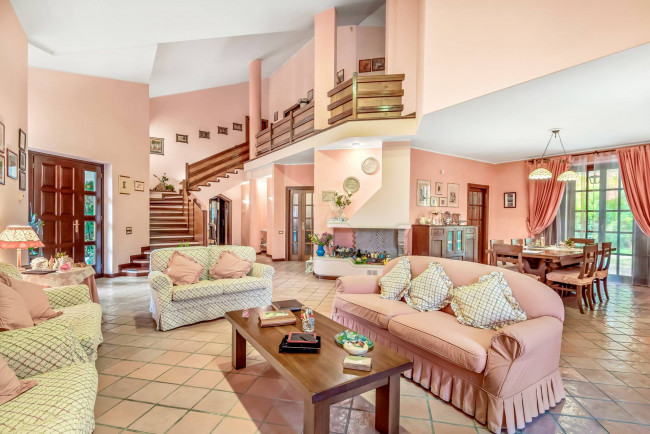 Villa in Ceprano - view 1