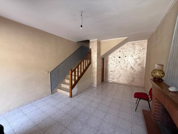 House in Colfelice - view 1
