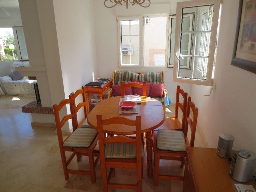 Villa in Villamartin - Image 2