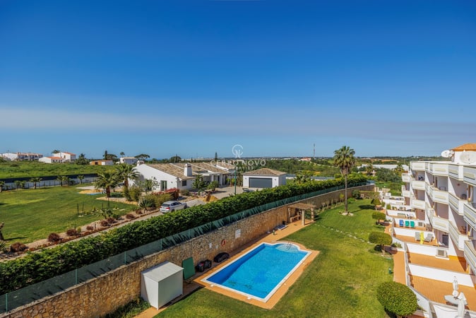 Apartment in Guia - view 1