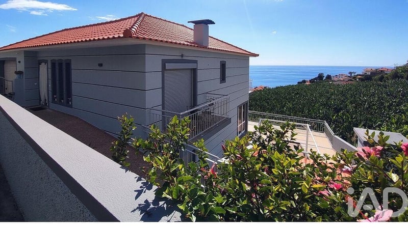 House in Arco da Calheta - view 1