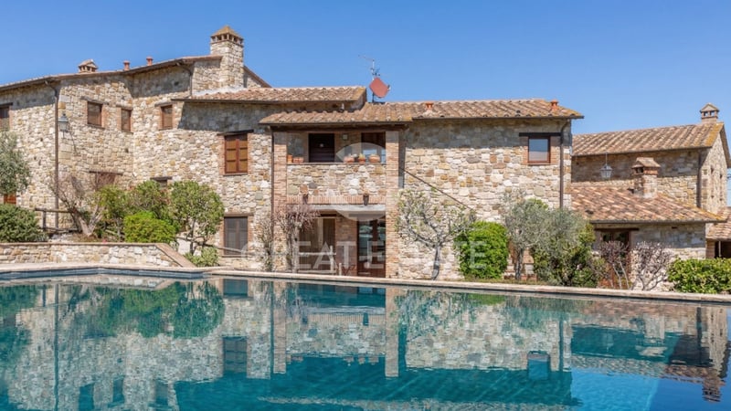 House in Ripalvella - view 1