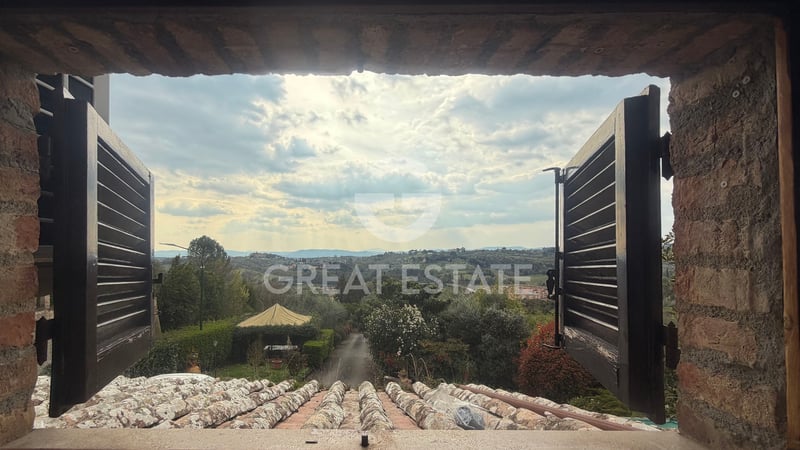 House in Siena - view 1