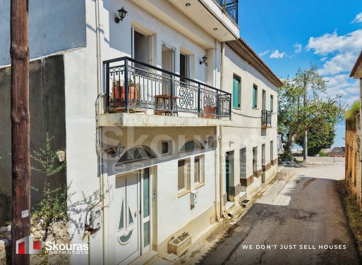 House in Petalidi - view 1