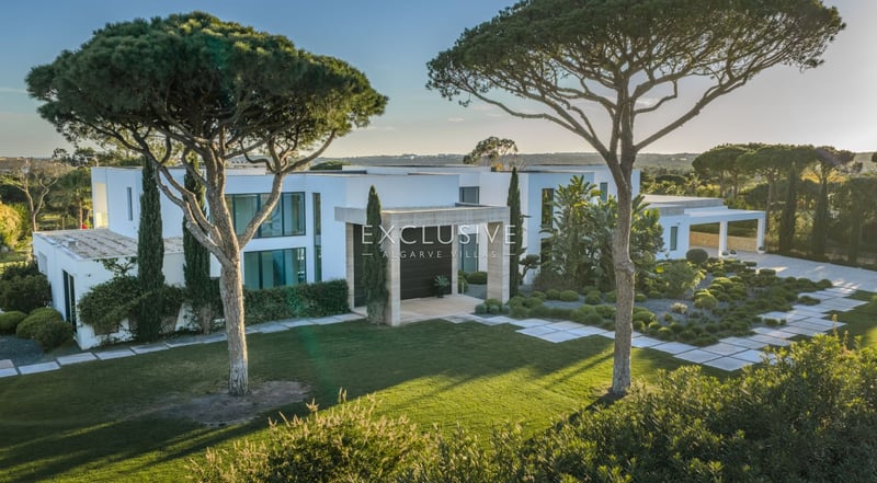 House in Vale Judeu - view 1