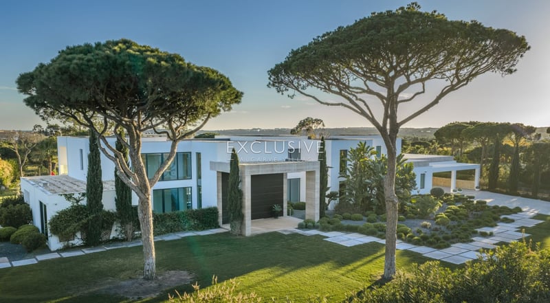 House in Vale Judeu - view 1