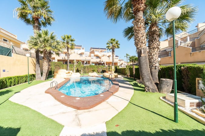 Apartment in Villamartin - view 1