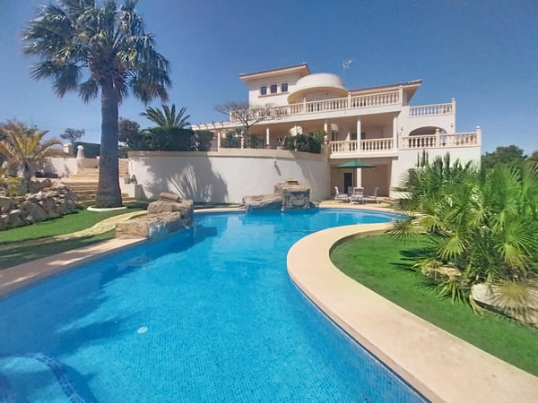 Villa in Benidorm - view 1