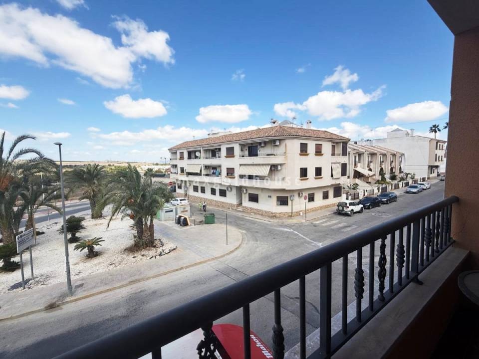 Apartment in San Miguel de Salinas - Image 3