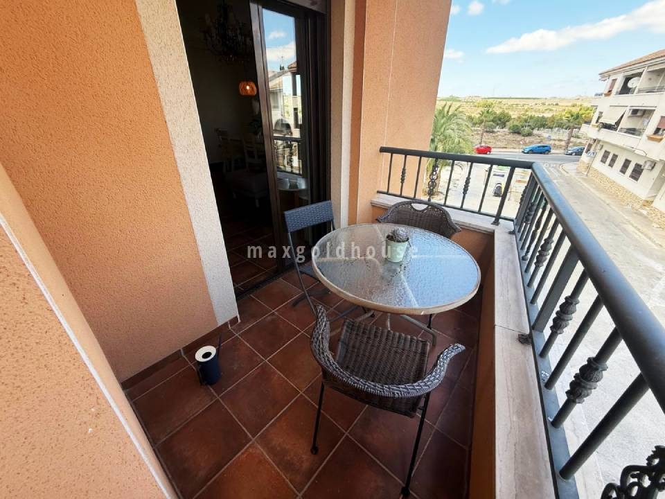 Apartment in San Miguel de Salinas - Image 2