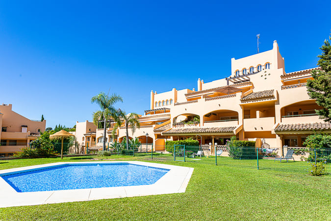 Apartment in Artola - view 1