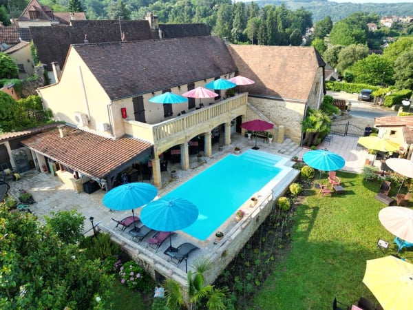House in Sarlat-la-Caneda - view 1
