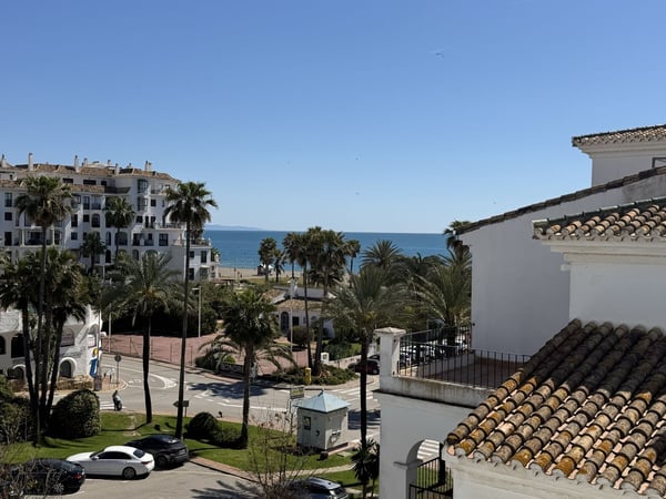 Apartment in La Duquesa - view 1