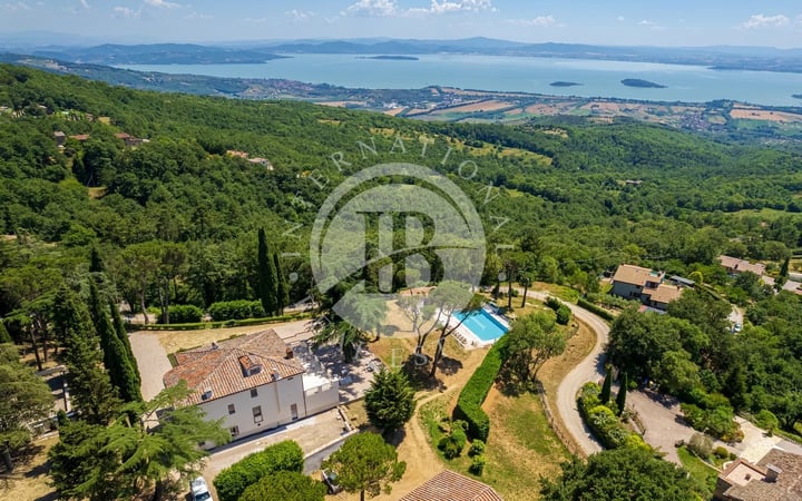 Villa in Lisciano Niccone - view 1