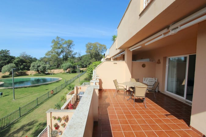 Apartment in Elviria - view 1