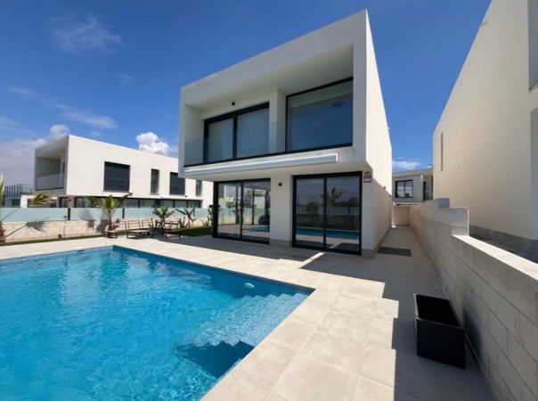 Villa in El Altet - view 1