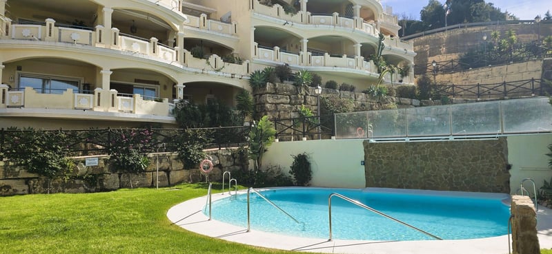 Apartment in Elviria - view 1