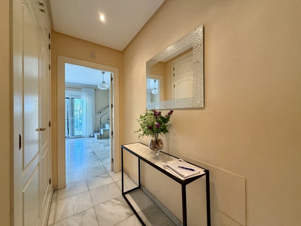 Apartment in Estepona - view 1