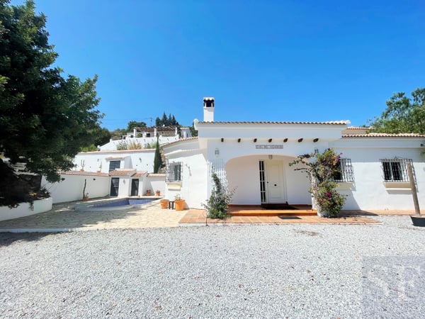 Villa in Competa - view 1
