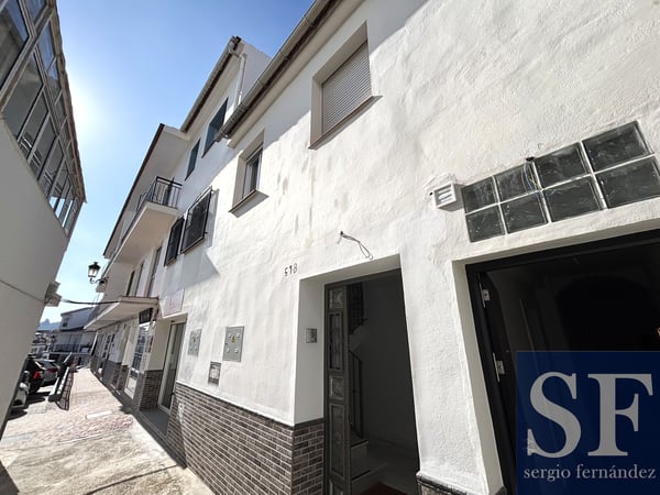 House in Competa - view 1