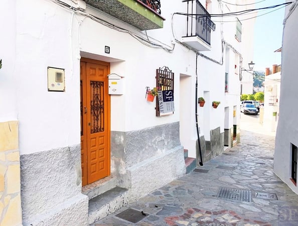 House in Archez - view 1