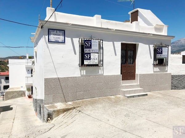 House in Competa - view 1